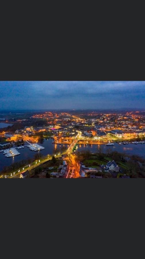 Parisian Style Townhouse Villa Carrick on Shannon Esterno foto